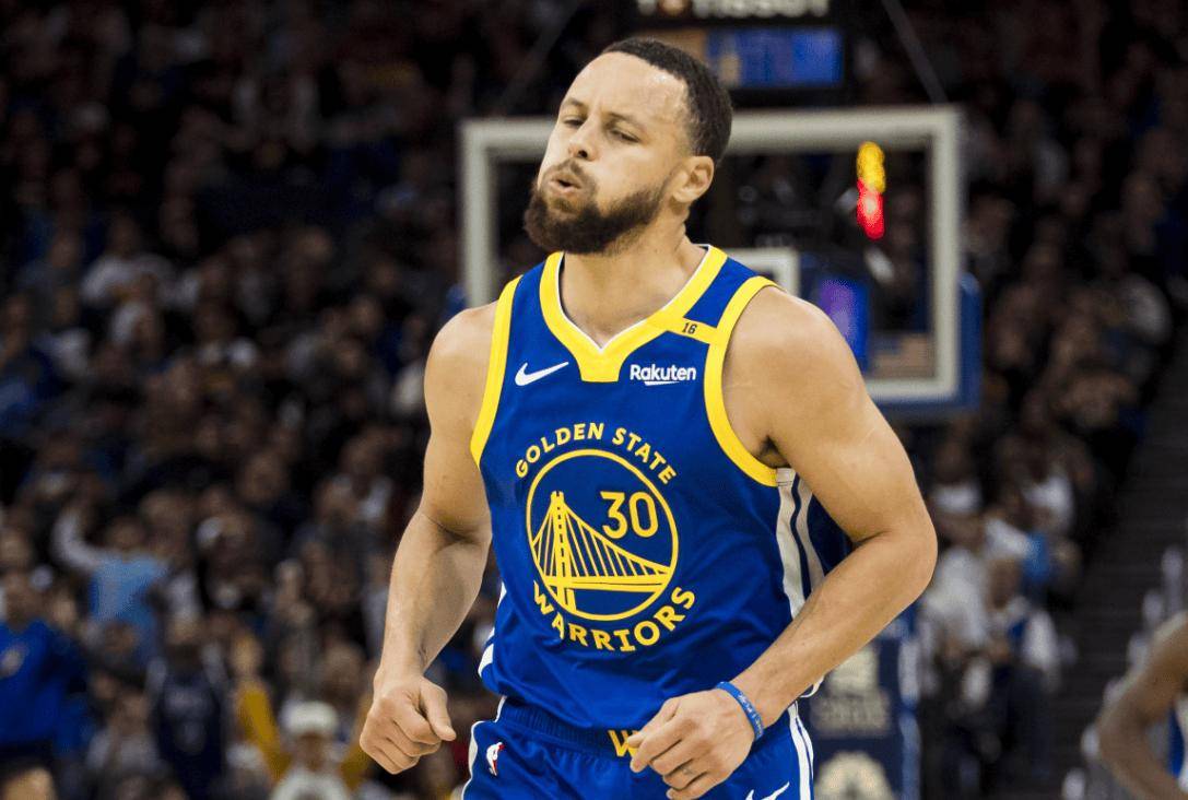 官方网页版登录-库里在美国队比赛中刷新纪录，重返赛场引发热议！引发球迷热议的简单介绍