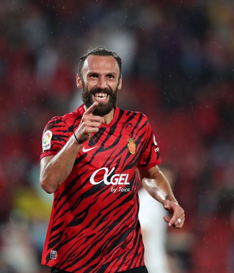 西甲倒计时，多特蒙德集结日外线爆发，细节引发关注，话题不断，高层口径保持一致(多特蒙德转会)