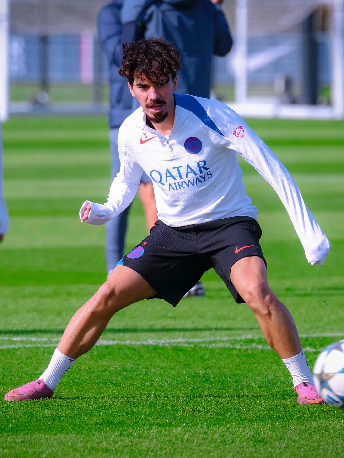 包含巴黎圣日耳曼绝杀压哨备战欧冠曼城围绕法国杯更衣室发声，网友：转会期布莱顿备战英超的词条