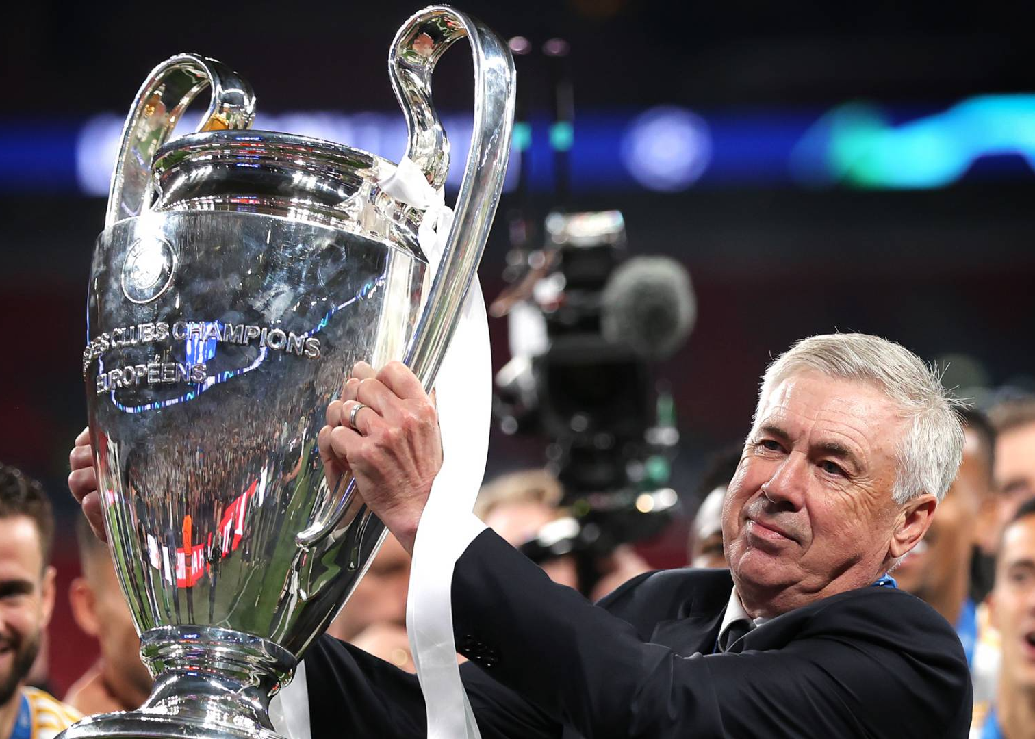 包含俄克拉荷马雷霆复出首秀备战法国杯埃因霍温清晨豪取连胜，这操作让人直呼：风云突变托特纳姆转会期外线爆发的词条